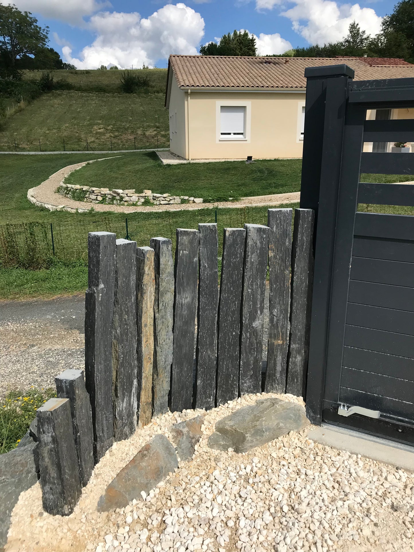Piquet de schiste 150cm 2 bords sciés