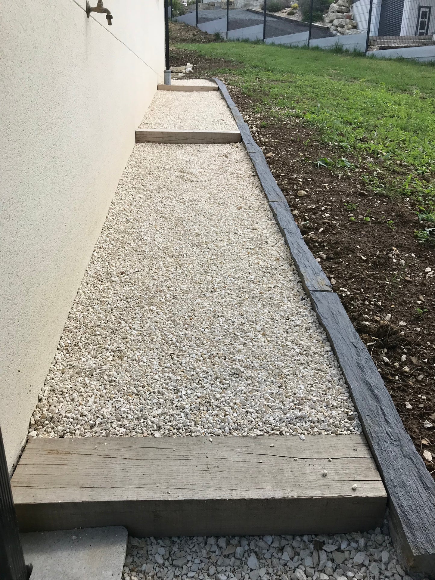 Piquet de schiste 150cm 2 bords sciés