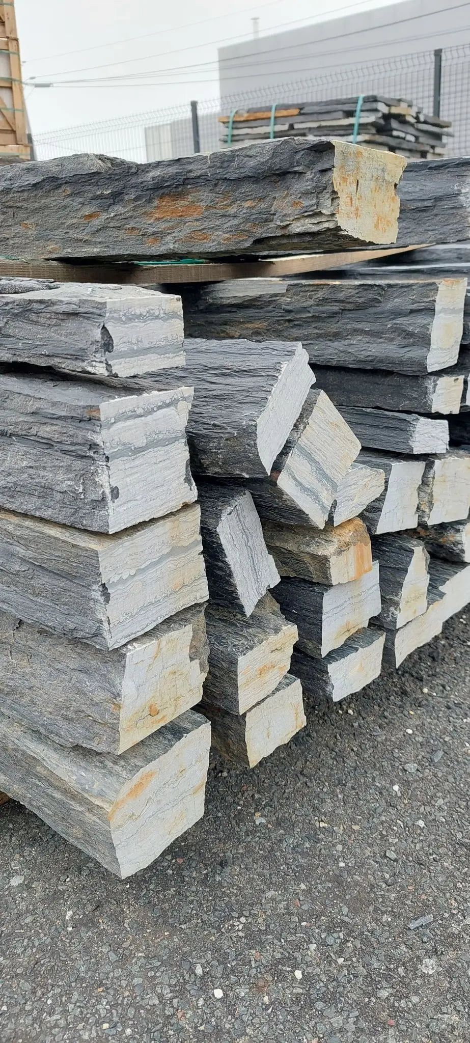 Piquet de schiste 100cm 2 bords sciés Ma boutique