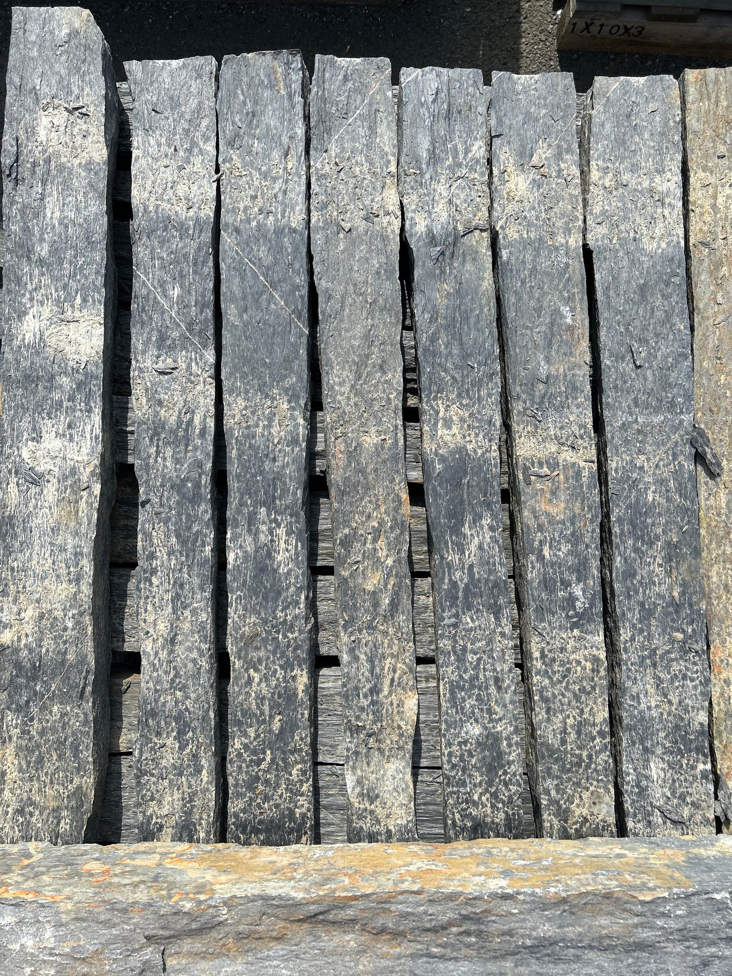 Piquet de schiste 100cm 2 bords sciés